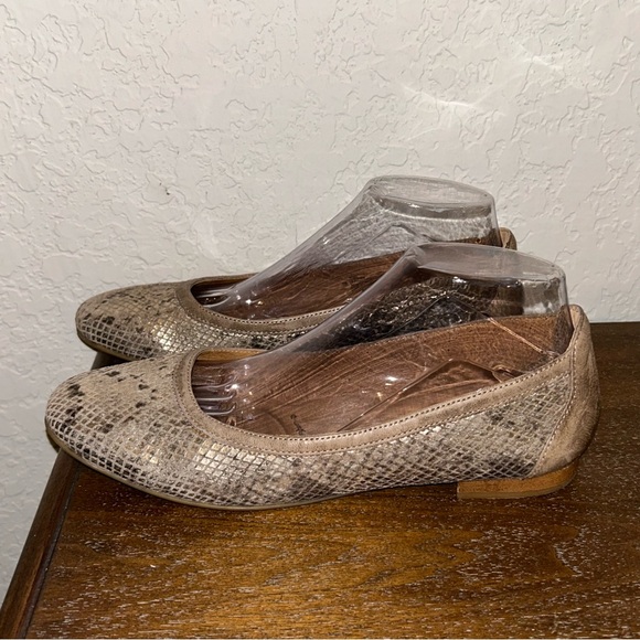 Sofft Maretto Metallic Snakeskin Print Slip On Leather Ballet Flat Shoes - Picture 5 of 9